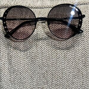 Quay Australia Seeing Stars Round Sunglasses in Black